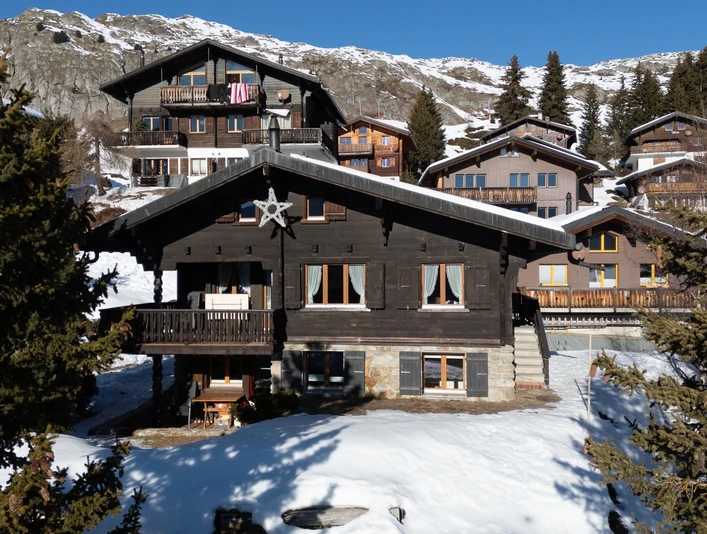 9AC135DB-B299-49BA-A680-836214697817