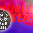 kukukbeats (c) KuKuK e.V..jpg Plakat mit der Aufschrift "KuKuK beats" in rotem und violettem Design.