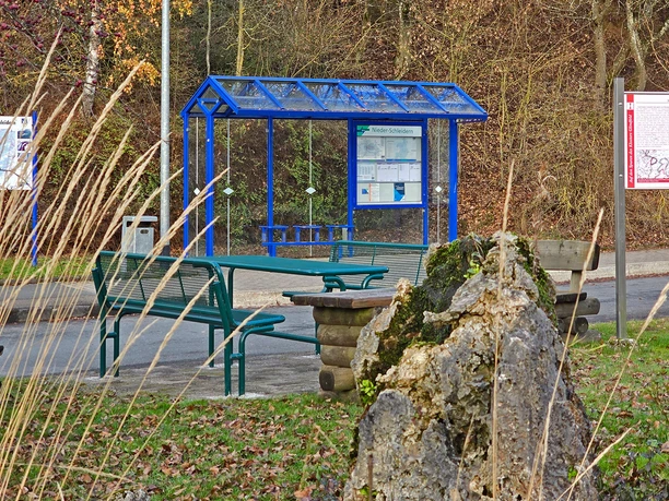 Dorfplatz-Niederschleidern-quer-web.jpg