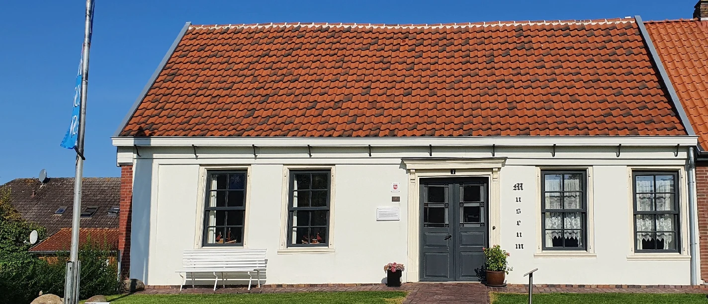 Museum außen 2021 klein.jpg