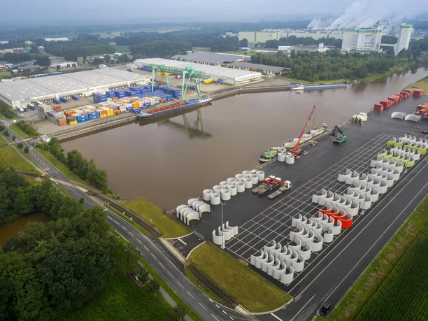 Hafen 2016 a.JPG