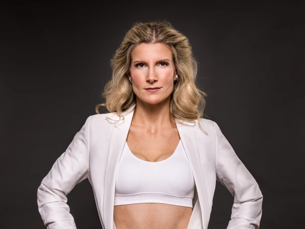 helenefischerdouble_tribute_IE_170_edit_HighRes-3 (1).jpg