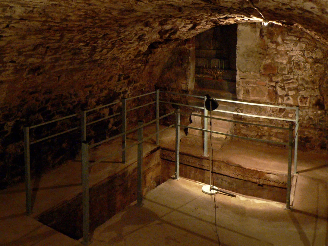 Hann_Münden_Mikwe_Kellergewölbe_Strasse_Hinter_der_Stadtmauer.jpg