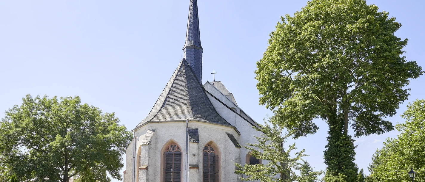 St. Marien Kirche Eilenburg Die St. Marien Kirche in Eilenburg ragt in den blauen Himmel.