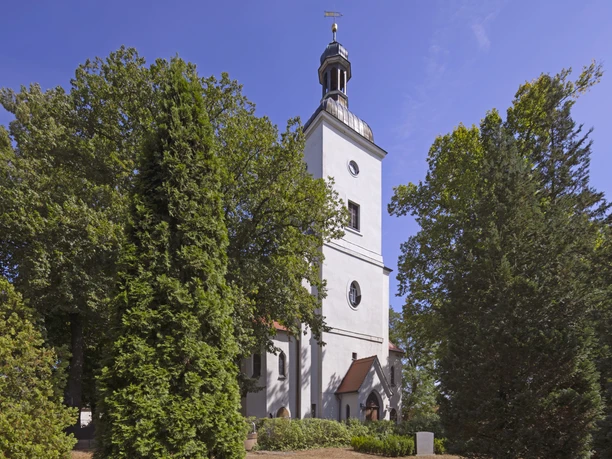 Vue sur l'église Frauenkirche à Groitzsch.