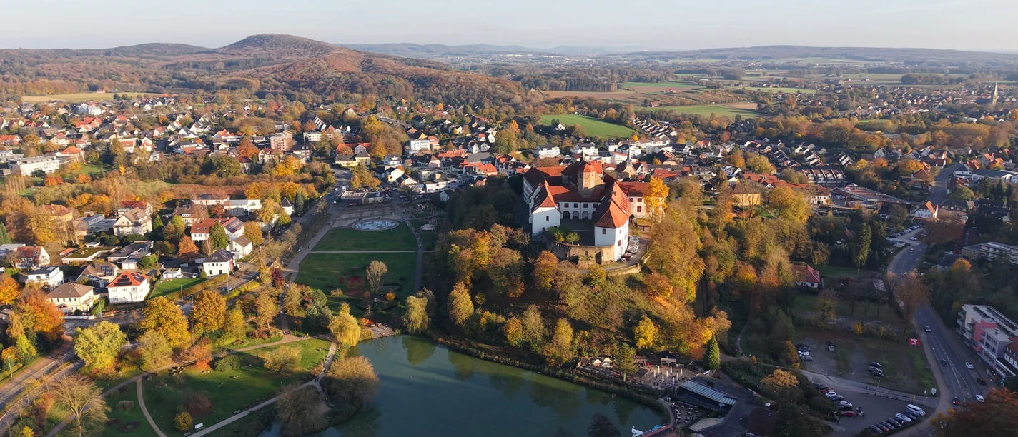 Aerial view of Iburg Castle, with clearly recognizable castle grounds.