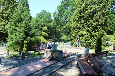 minigolf unter plamen.jpg