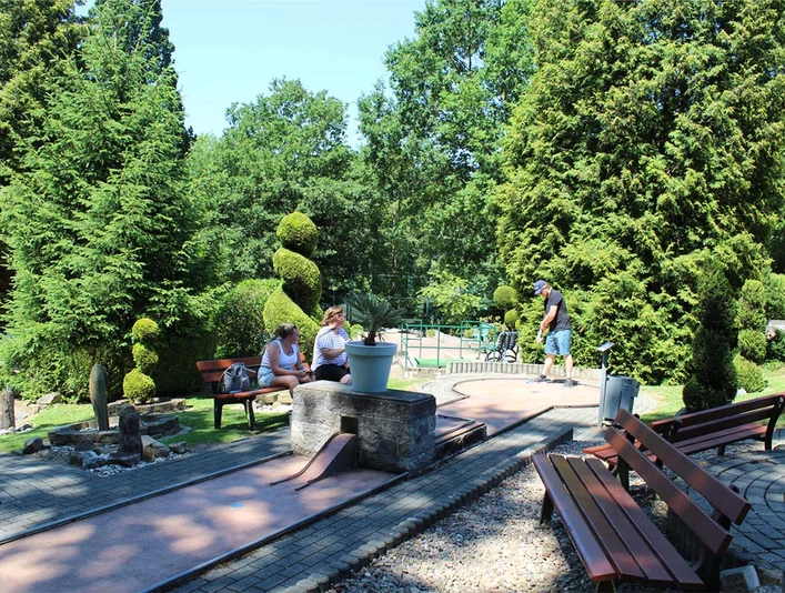 minigolf unter plamen.jpg