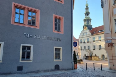 Haus mit Schriftzug Tom Pauls Theater