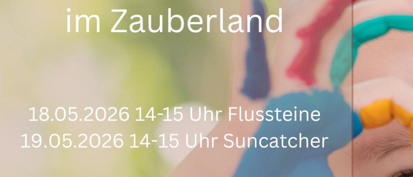 Kind mit Bunten Händen