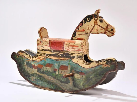 176958436132.jpg 01_XII_Schaukelpferd_