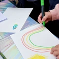 Regenbogenzeichnen mit Kindern