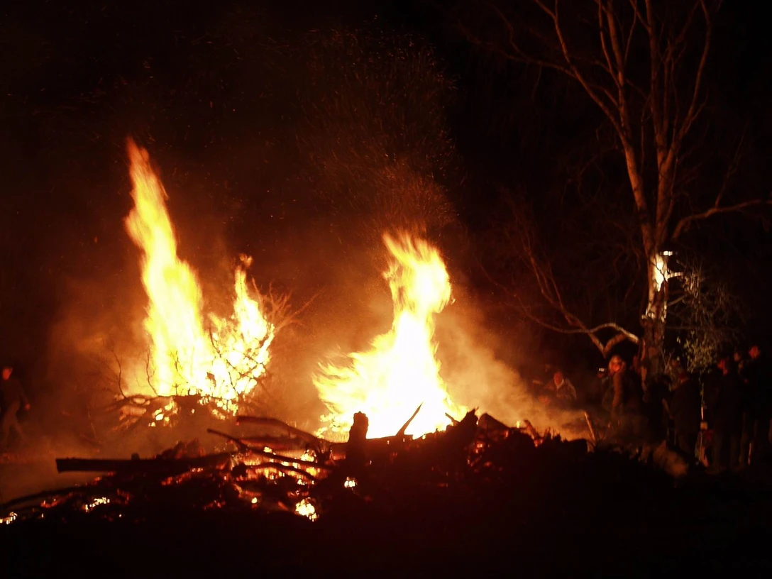 Traditionen, Osterfeuer
