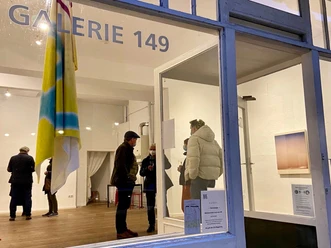 Hochschule für Künste Bremen (c) Annette Rathjen_WEB.jpg Blick durchs Fenster in die BIK Galerie 149