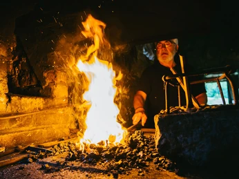 Foto 1_Hammerschmiede Ottenhöfen - Feuer