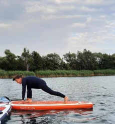 Yoga auf dem SUP