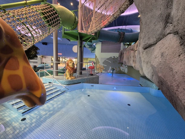 Main Bad Bornheim - Adventure pool Indoor water park with slides, climbing nets and pools