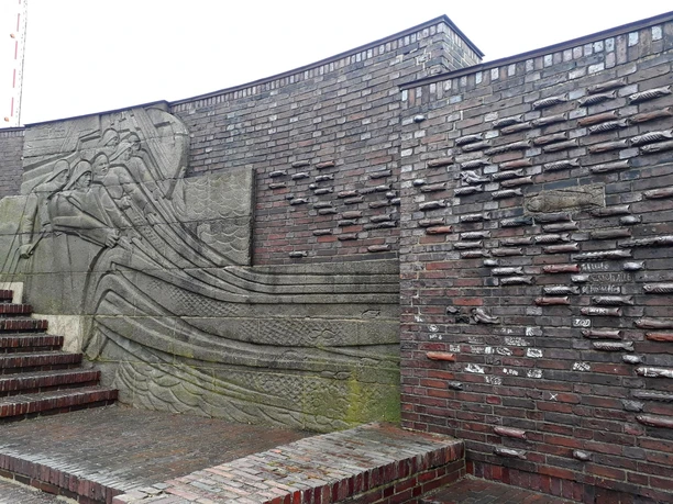 20180124_114431_Bussedenkmal (c) Tanja Albert_Erlebnis BremerhavenWEB.jpg Busse-Denkmal an der Geeste