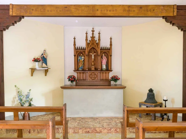 Innenraum der St. Laurentius Kapelle in Eslohe - Herhagen Innenraum der St. Laurentius Kapelle in Eslohe - Herhagen