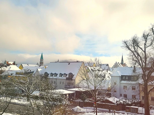 Verschneites Neumarkt I (Foto Christine Riel).jpg