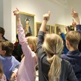 Potsdam Museum: Führung in der stadtgeschichtlichen Ausstellungseum Foto Ute Meesmann.jpg Kinder auf einer Führung durch das Potsdam Museum
