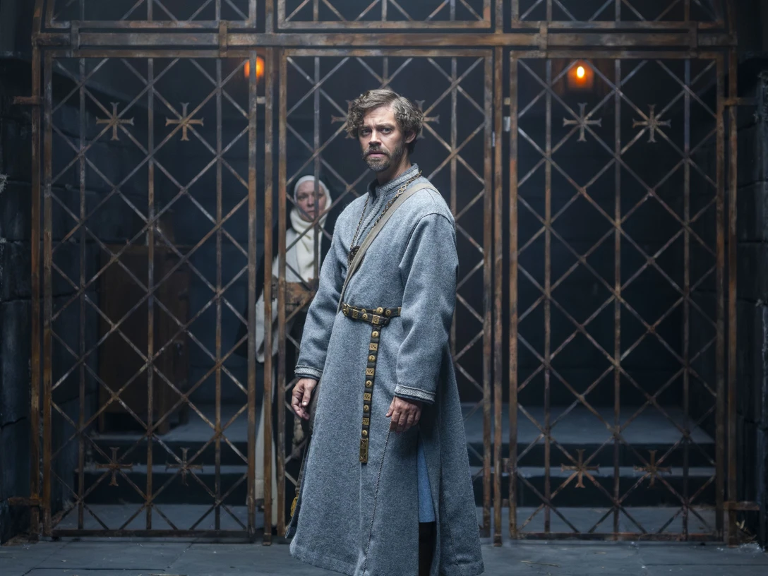 Tom Payne in DER MEDICUS 2.jpg