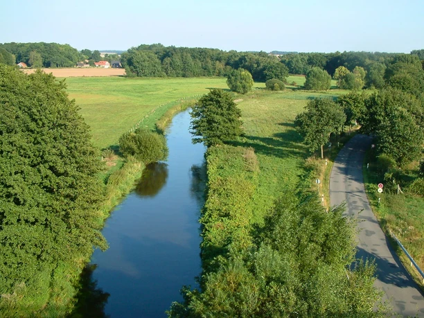 Ilmenau en het fietspad bij Jastorf