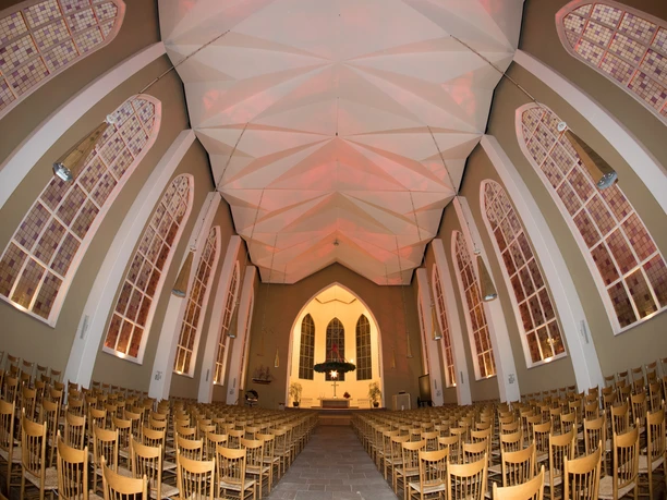 M1845 (c) Helmut Gross_Erlebnis Bremerhaven_WEB.jpg Innenraum der Großen Kirche Bremerhavens