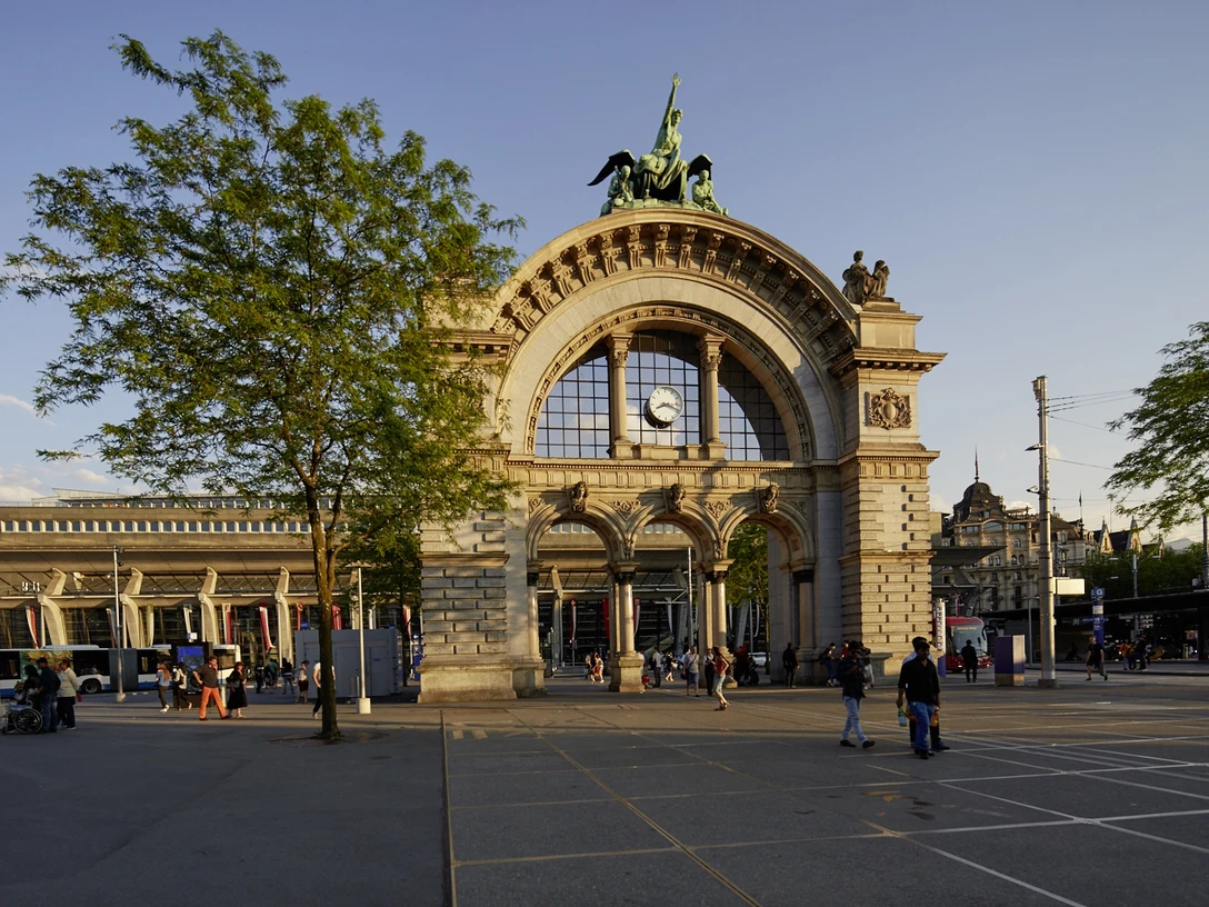 Arc de la gare de Lucerne