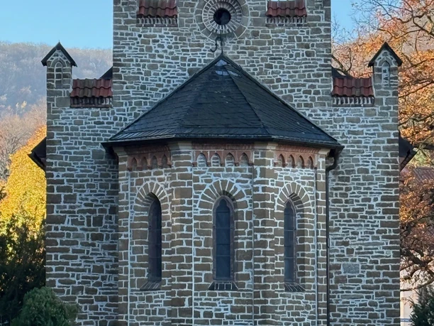 Dorfkirche Stecklenberg mit Engelsbank