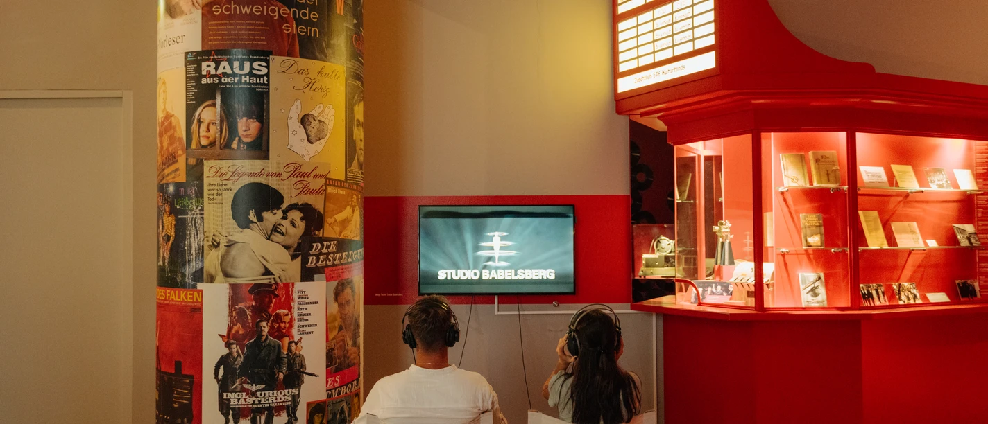 Ausstellung im Filmmuseum Potsdam Die Ausstellung "Traumfabrik" im Filmmuseum Potsdam von innen.