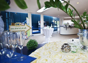 Fotos_Hochzeiten_pic01.jpg Festlich geschmĂĽckter Raum zur Hochzeitsfeier.