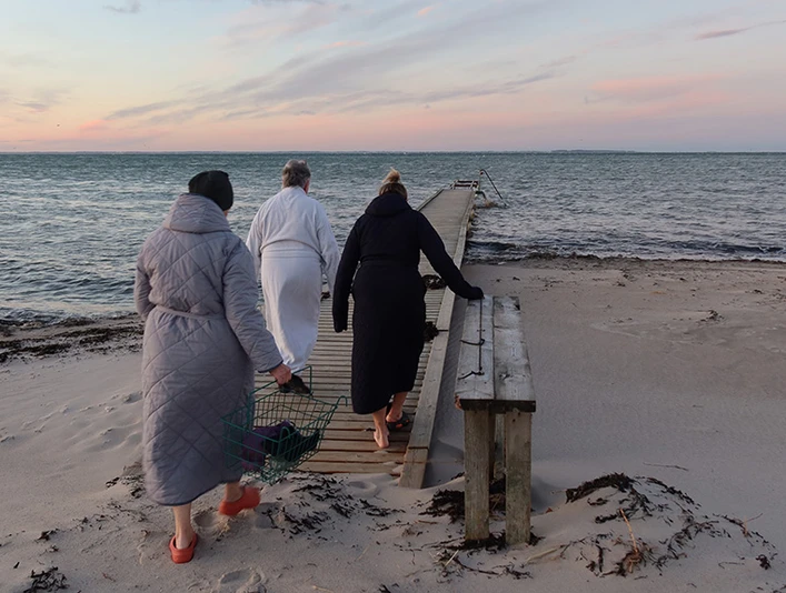 Nordals_Vinterbadere-ved-Købingsmark_Strand©Janni_Krull