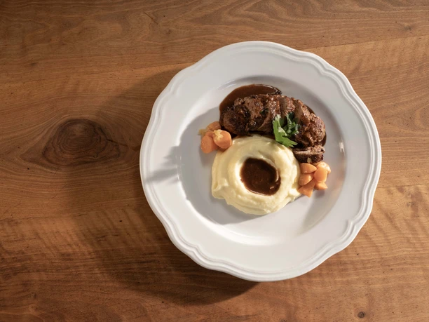 Schlossrued_Storchen Beiz_Essen.jpg