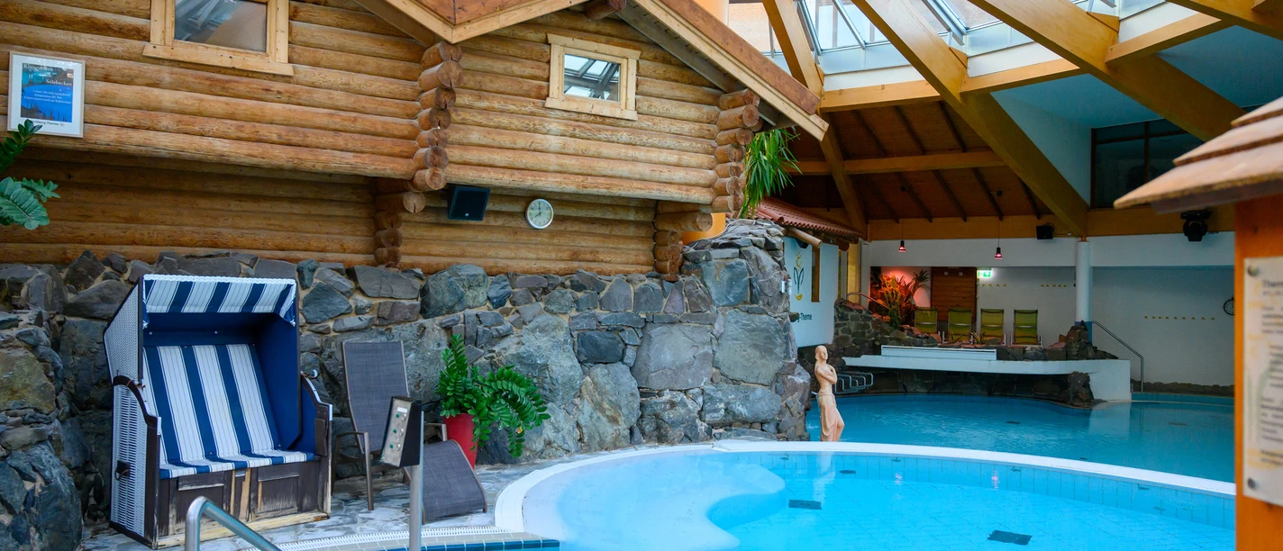 Kirchberg_Außenpool3©Volker Rosenau.jpg