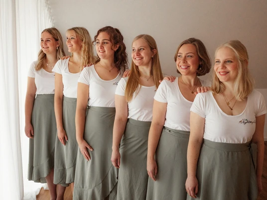 Nightingales_C_Franzi & Mirco Photography.jpeg