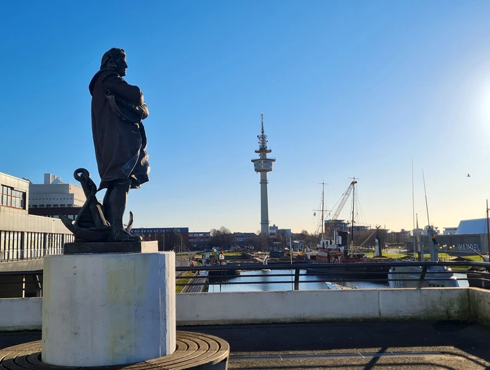 Denkmal 20211220_122844 (c) Dagmar Brandenburg_Erlebnis Bremerhaven_WEB.jpg Denkmal vom Seefahrer und Entdecker Christoph Columbus in Bremerhaven