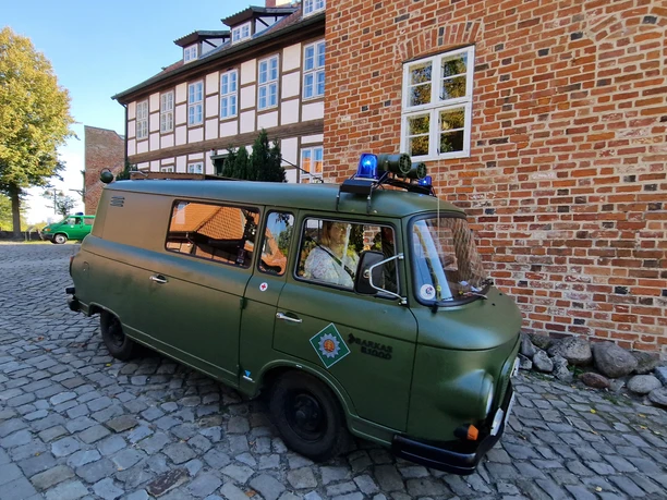 dienstfahrzeug-ost-burg-bodenteich-foto-kv-bad-bodenteich-ccbysa.jpg