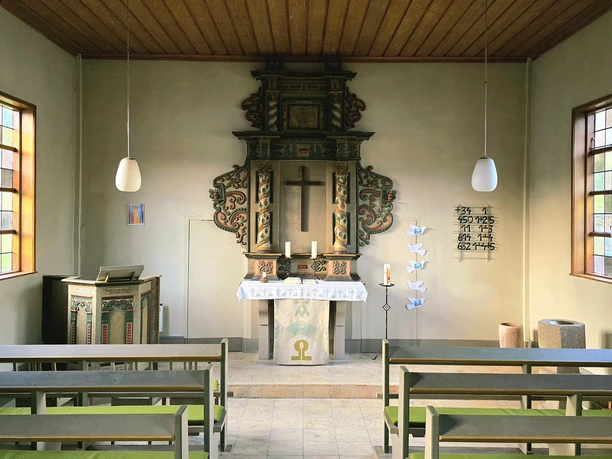 Kirche-ev-Niederschleidern-innen-quer-web.jpg Innenraum der Ursula-Kapelle in Niederschleidern