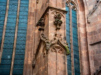 Stadtkirche Mittweida - Details aus Rochlitzer Porphyrtuff