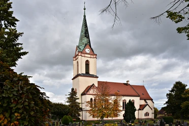 Martinskirche Fuchshain Blick auf die Martinskirche in Fuchshain