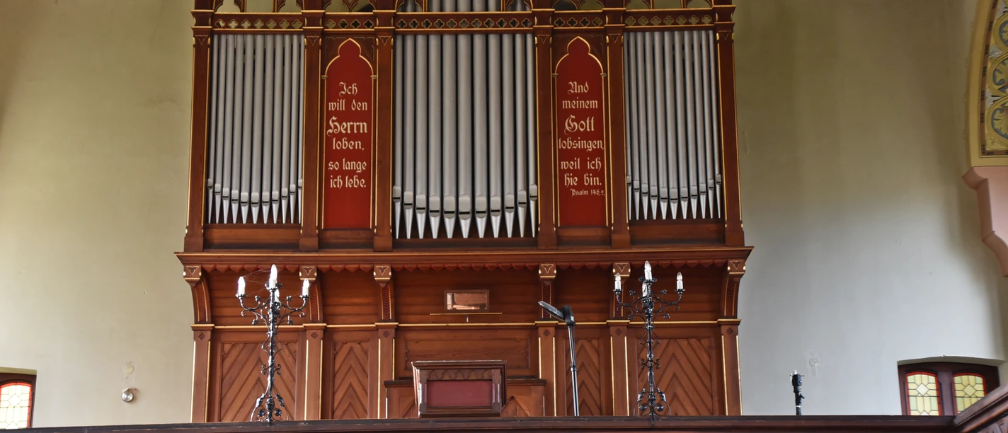 Schmeisser-Orgel in der Martinskirche Fuchshain Blick auf die Schmeisser-Orgel in der Martinskirche Fuchshain