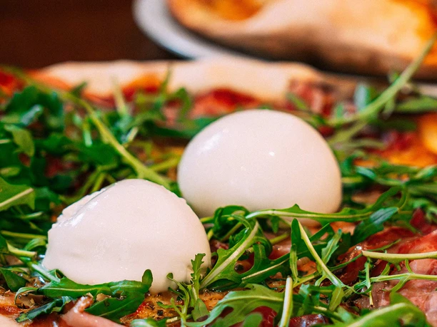 ristorante-brienzza-pizza-burrata.jpg