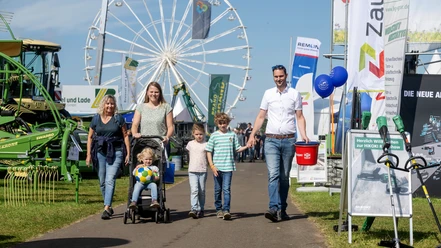 Familie auf der Tarmstedter Ausstellung Familie auf der Tarmstedter Ausstellung
