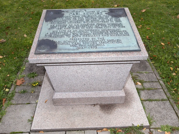 Carl Schurz Denkmal Q6209 (c) Helmut Gross_Erlebnis Bremerhaven_WEB.jpg Ehrenmal für Carl Schurz