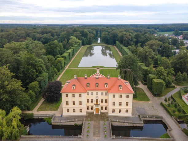 Palais und Barockgarten Zabeltitz von oben Palais und Barockgarten Zabeltitz von oben