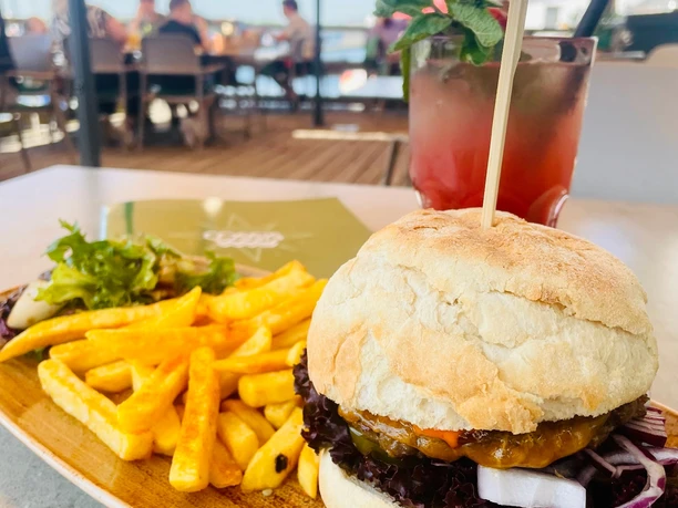 Cossis Restaurant & Bar