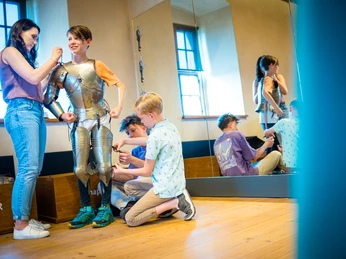 Schloss Rochlitz - kinderfreundliche Veranstaltungen Im Schloss Rochlitz schlüpfen Kinder in Ritterkostüme und erleben das Mittelalter.