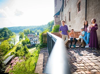 Schloss Rochlitz an der Mulde Der Rosenbalkon auf Schloss Rochlitz bietet eine malerische Aussicht über das Muldental.