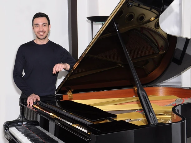 Faraz Forouzandeh.jpg